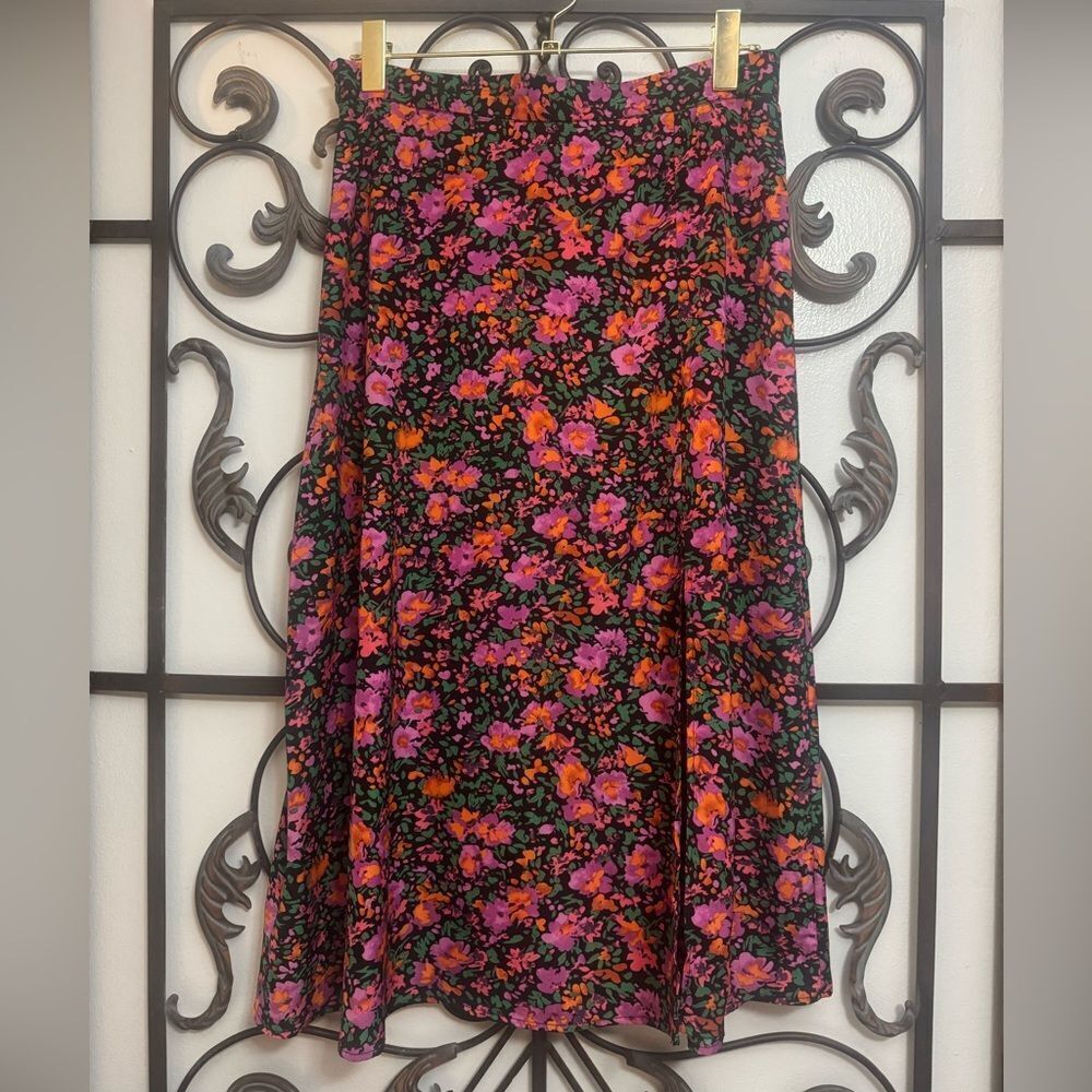 Beautiful Midi Floral Skirt with Side Slit Soft Gamine Kibbe 90s Y2K Grunge